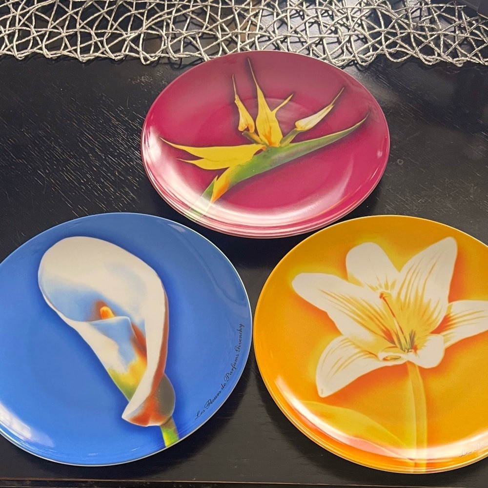 Givenchy Paris Floral Les Fleurs de Parfum Decorative Plate Set